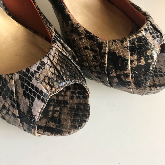 Madden Girl Snakeskin Peep Toe Pumps - Picture 4 of 6